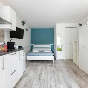 Station Apartment